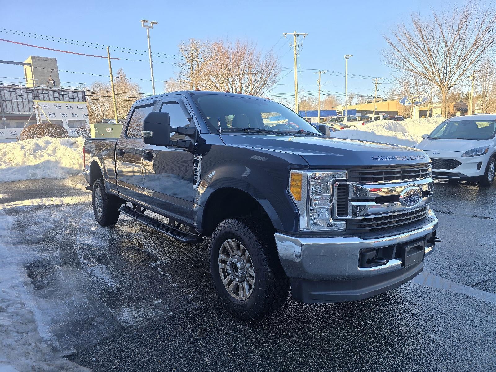 2017 Ford Super Duty F-350 SRW XL