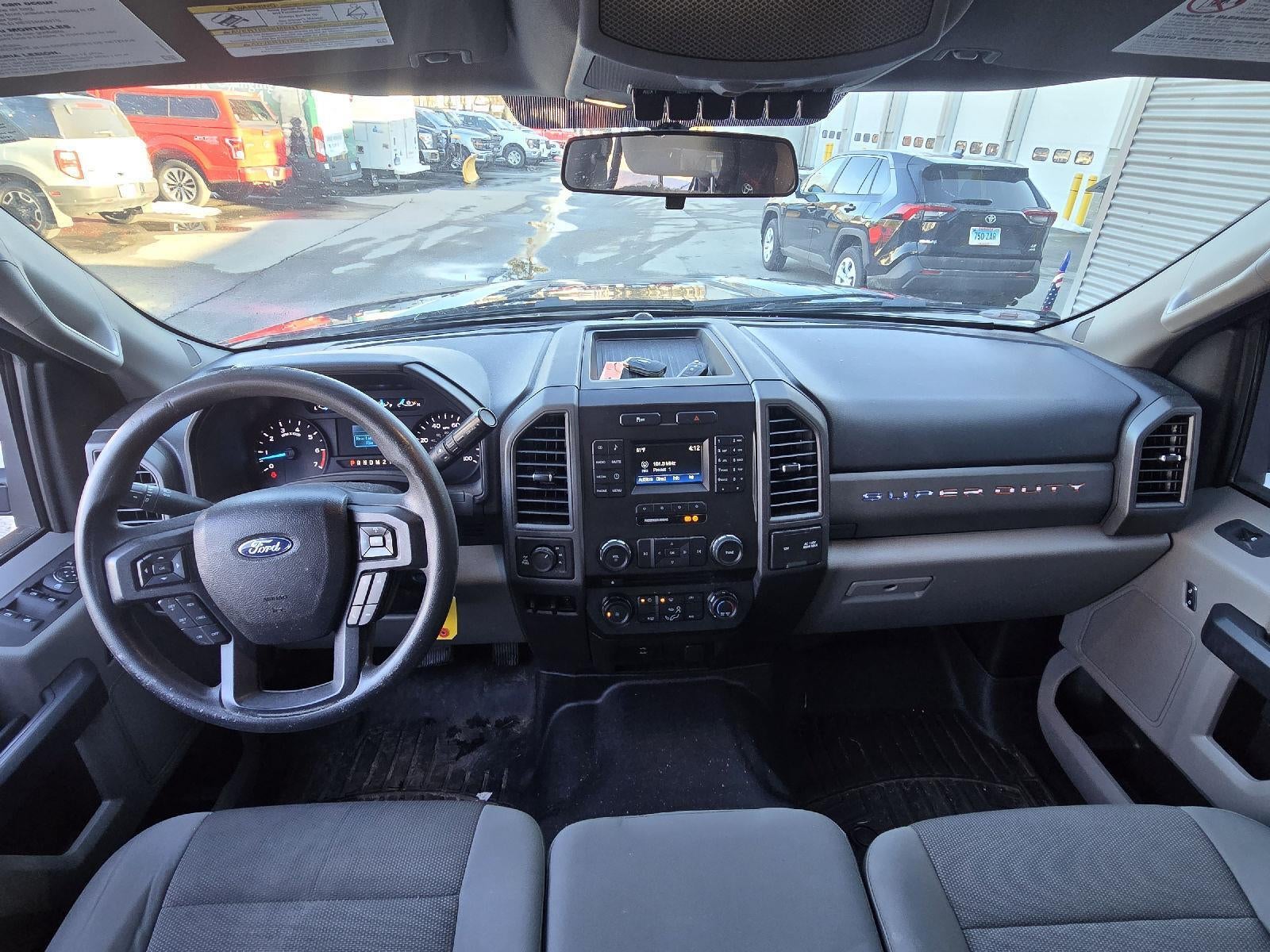 2017 Ford Super Duty F-350 SRW XL