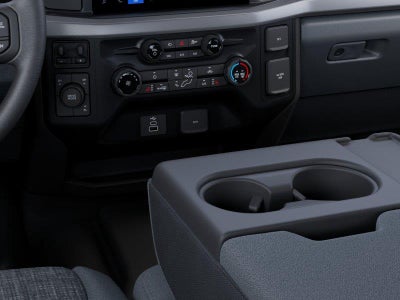 2027 Ford Super Duty F-350 XLT