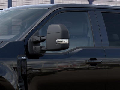 2027 Ford Super Duty F-350 XLT