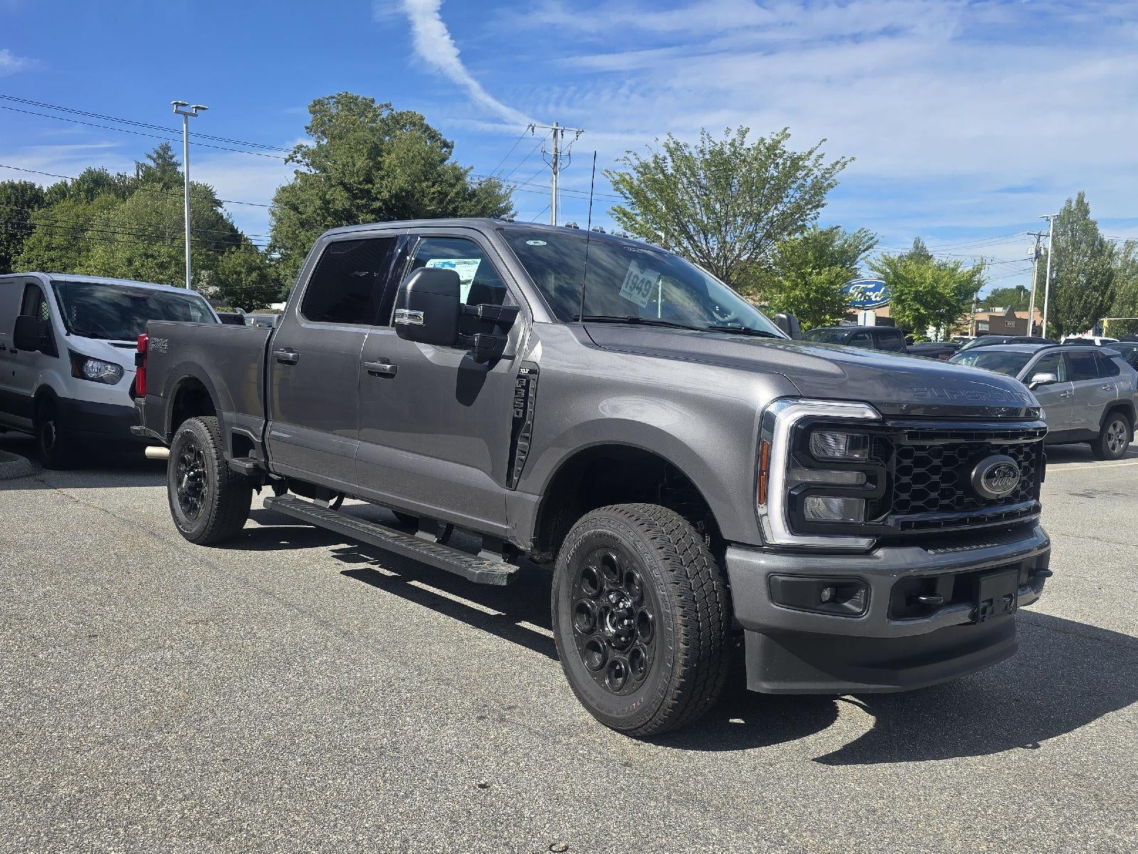 2025 Ford Super Duty F-350 SRW XLT