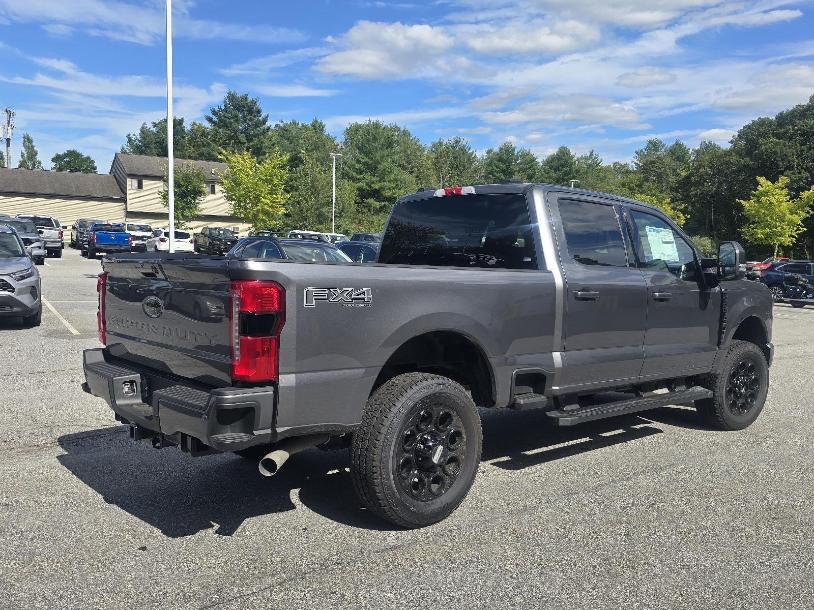 2025 Ford Super Duty F-350 SRW XLT
