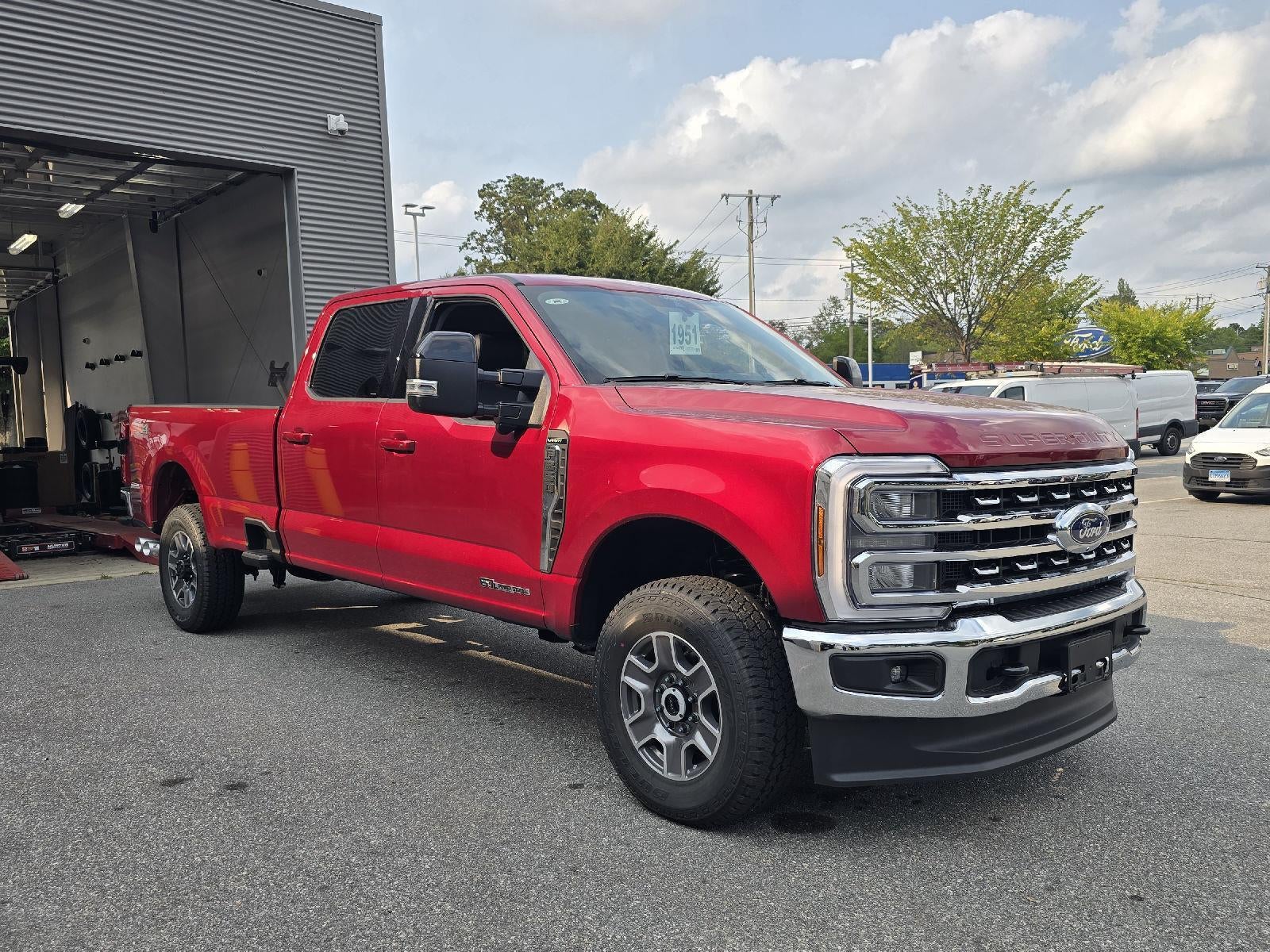 2026 Ford Super Duty F-350 SRW LARIAT