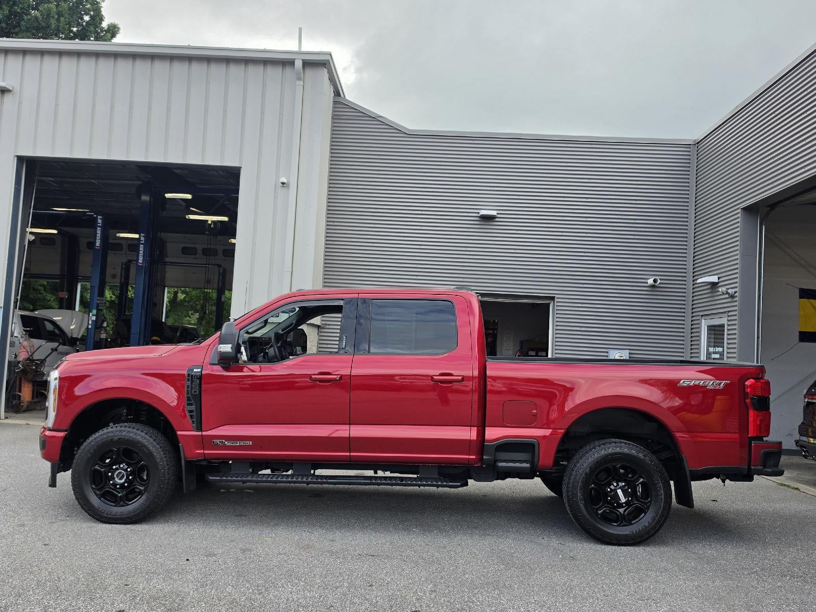 2024 Ford Super Duty F-350 XLT