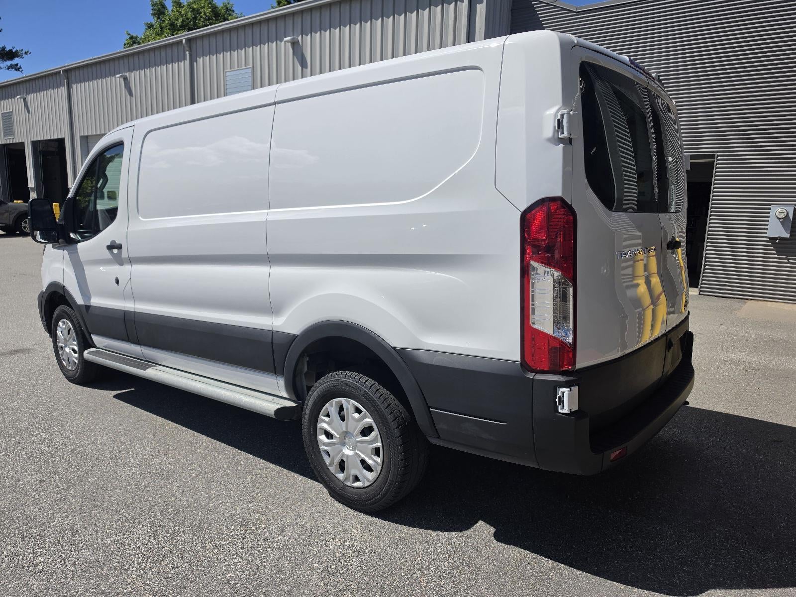 2025 Ford TRANSIT T-250 Base