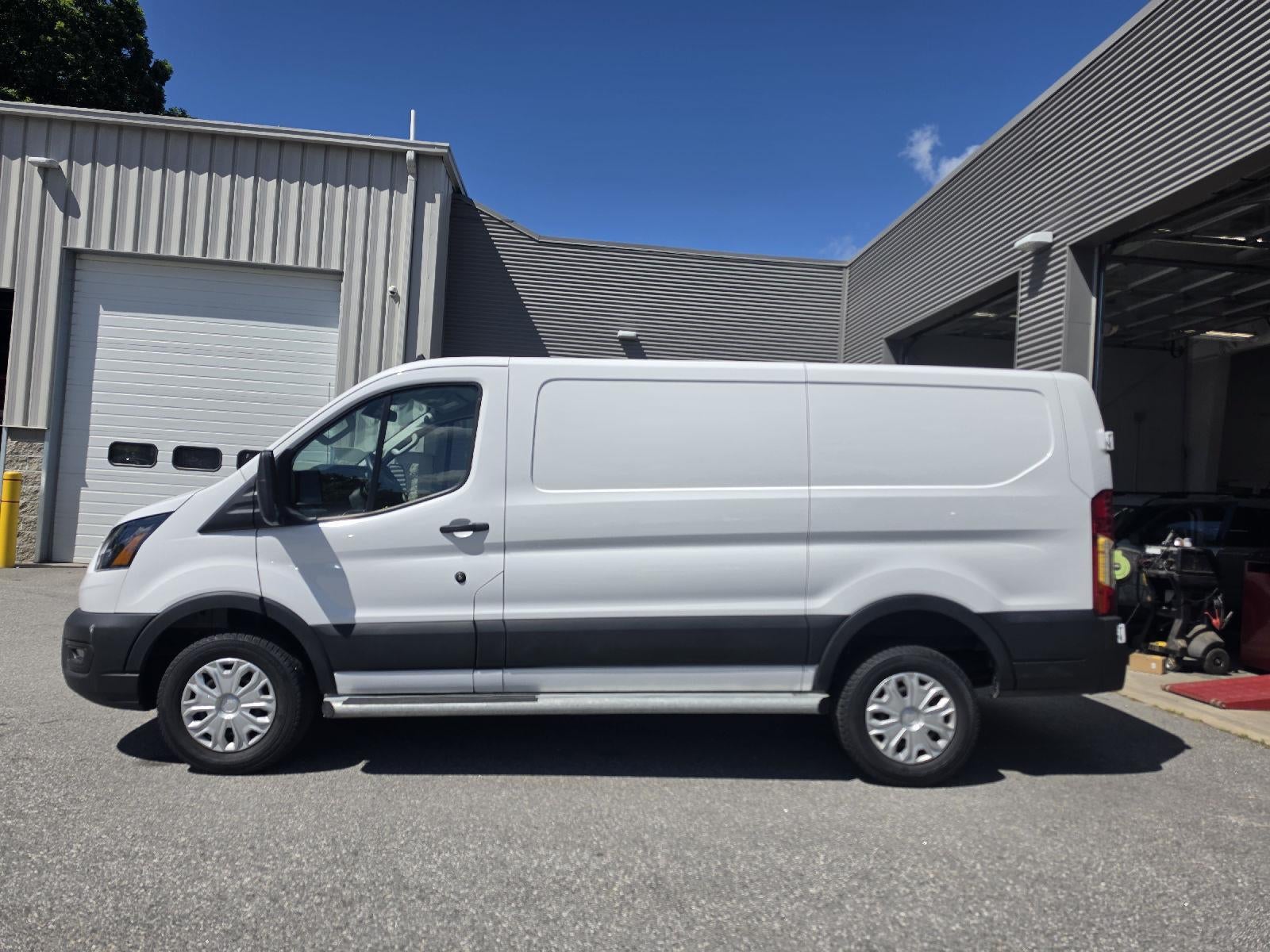 2025 Ford TRANSIT T-250 Base