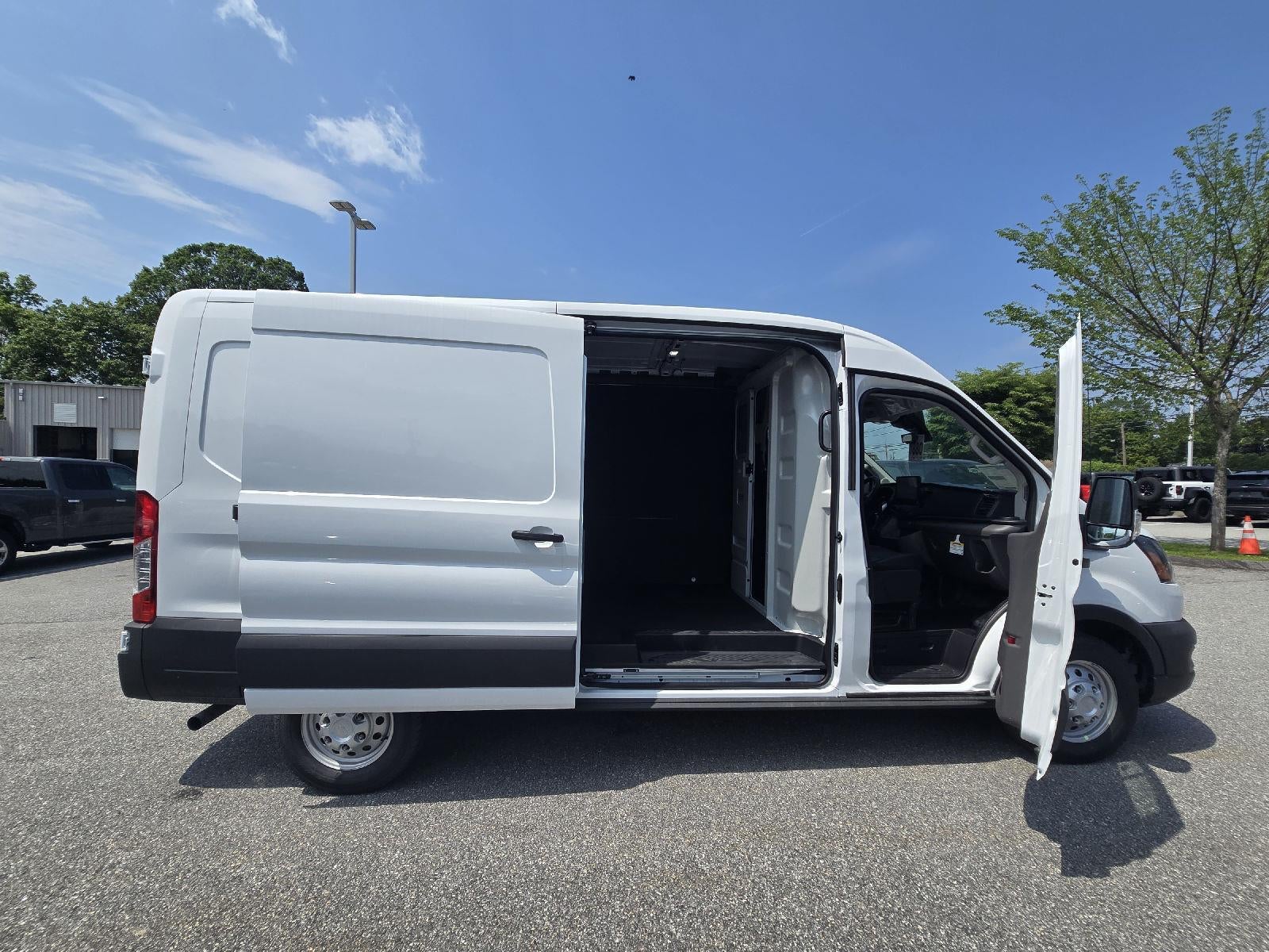 2025 Ford Transit-250 Medium Roof Cargo Van AWD