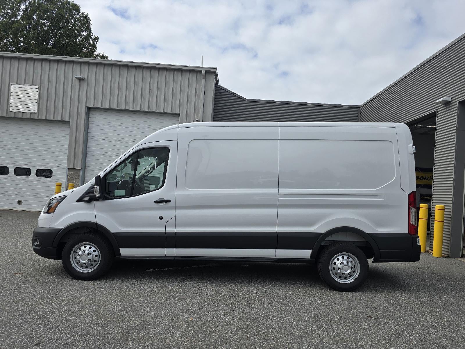 2025 Ford Transit-250 Medium Roof Cargo Van AWD