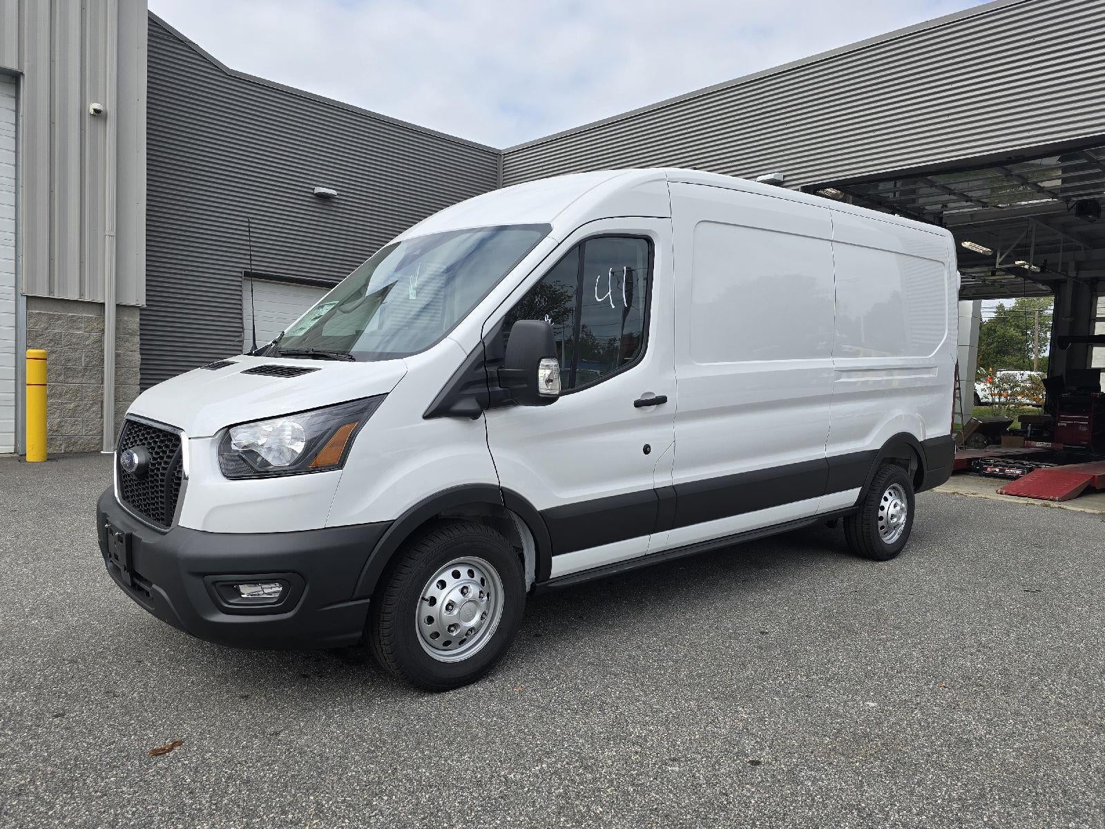 2025 Ford Transit-250 Medium Roof Cargo Van AWD