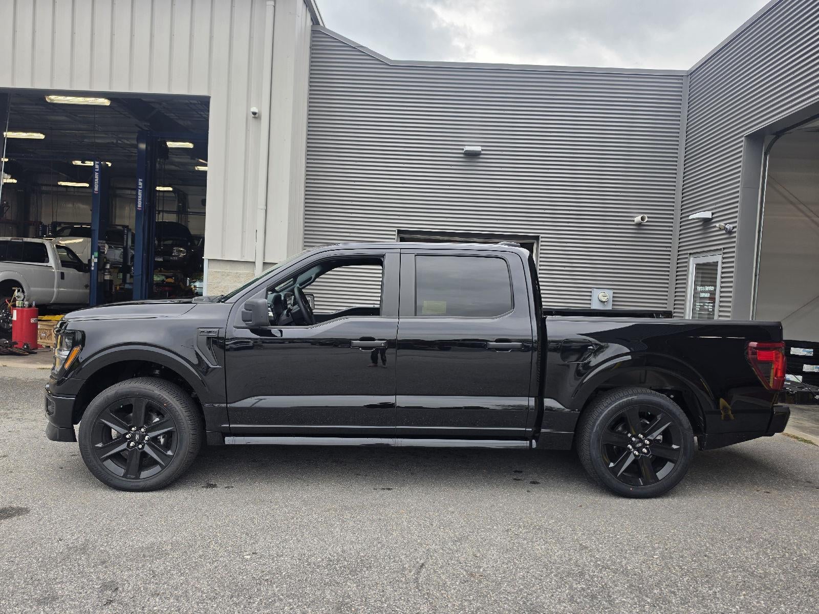 2026 Ford F-150 STX LOBO 5.0