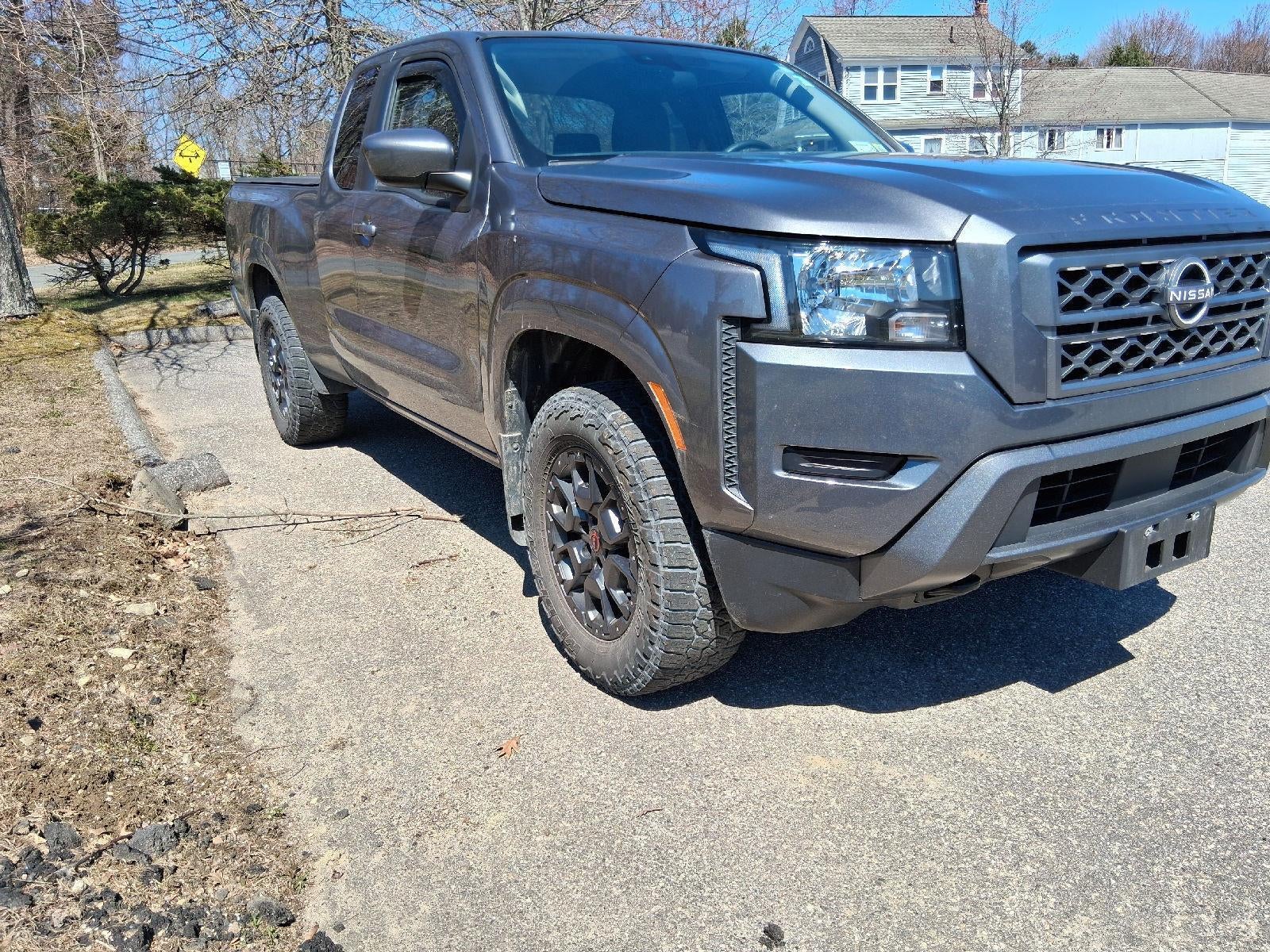 2022 Nissan Frontier SV