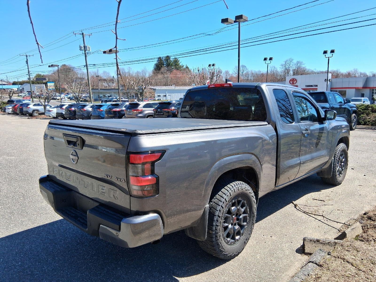 2022 Nissan Frontier SV