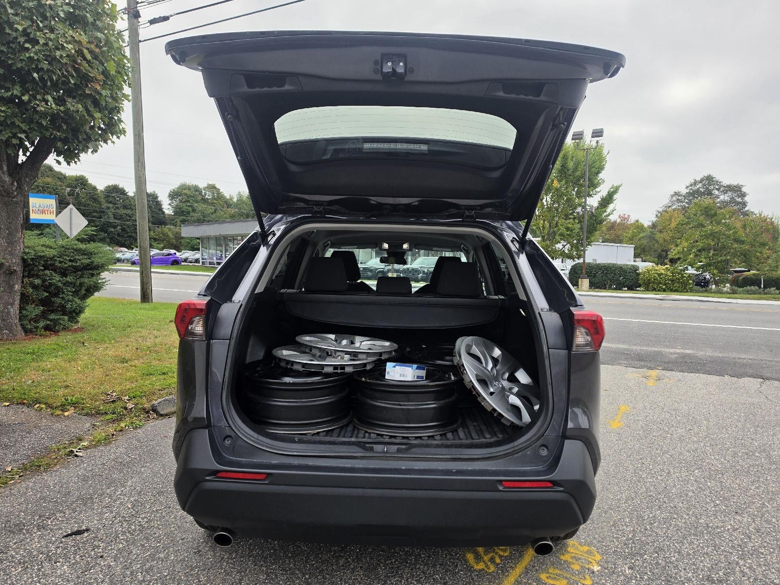 2022 Toyota RAV4 LE