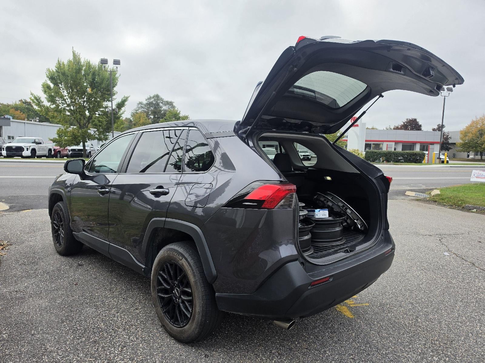 2022 Toyota RAV4 LE