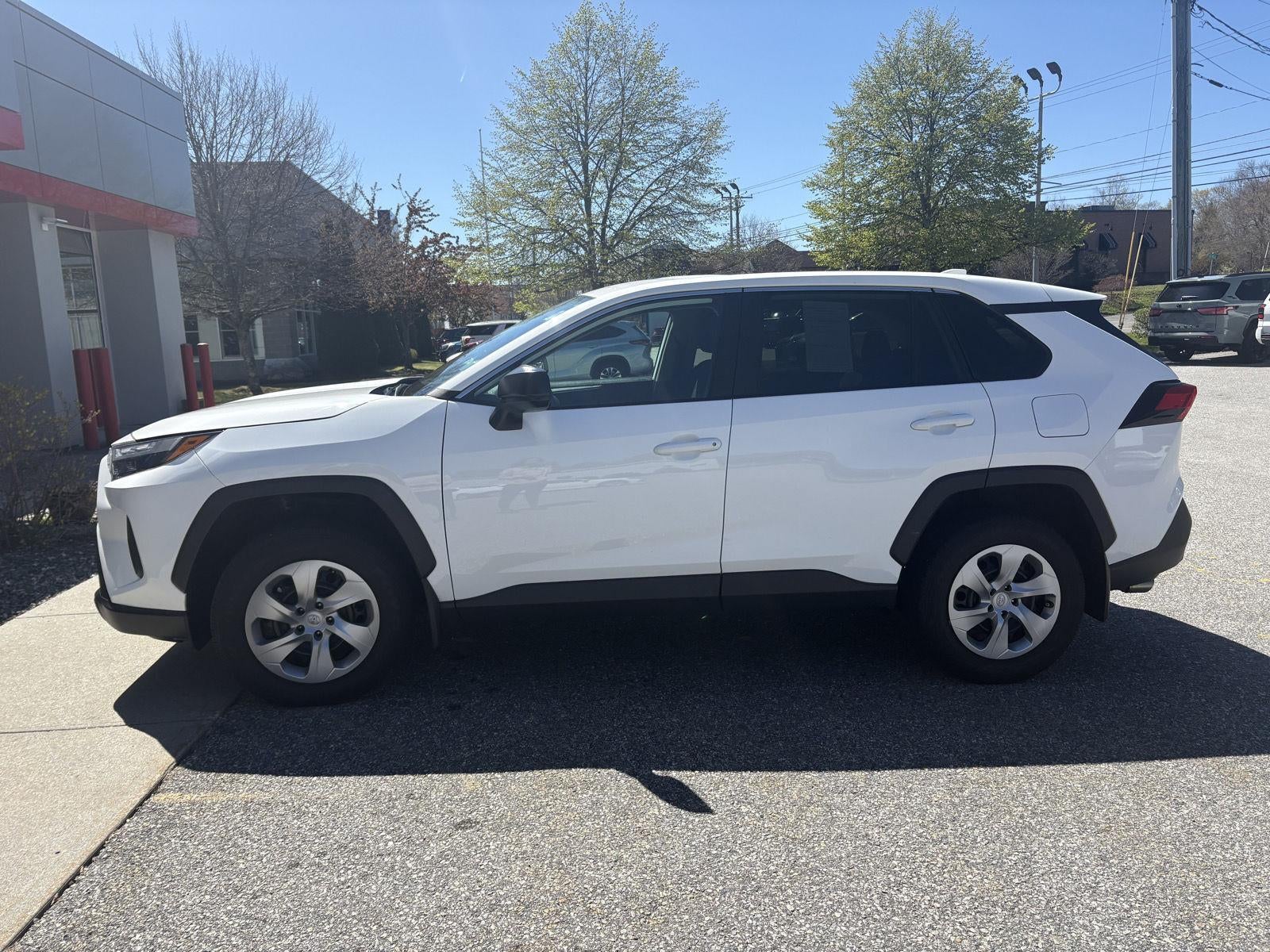 2023 Toyota RAV4 LE