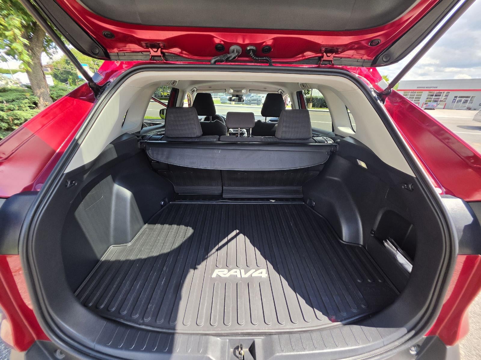 2023 Toyota Rav4 LE