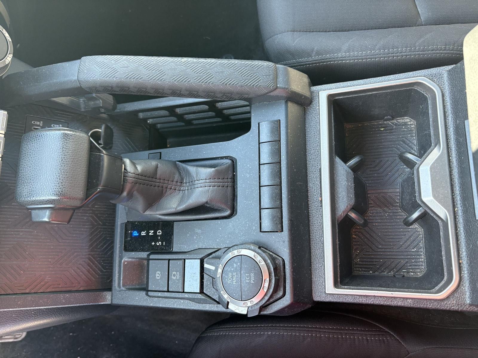 2024 Toyota TACOMA DOUBLE C SR5