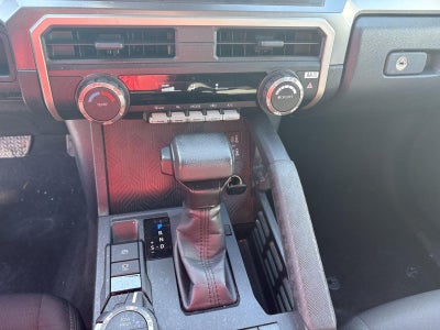 2024 Toyota TACOMA DOUBLE C SR5