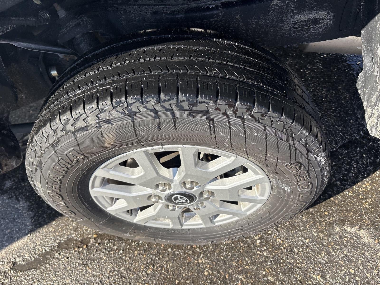 2024 Toyota TACOMA DOUBLE C SR5