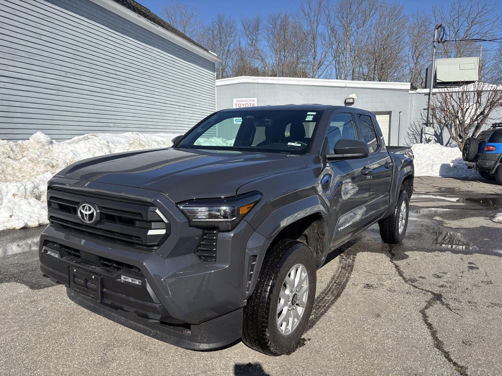 2024 Toyota TACOMA DOUBLE C SR5
