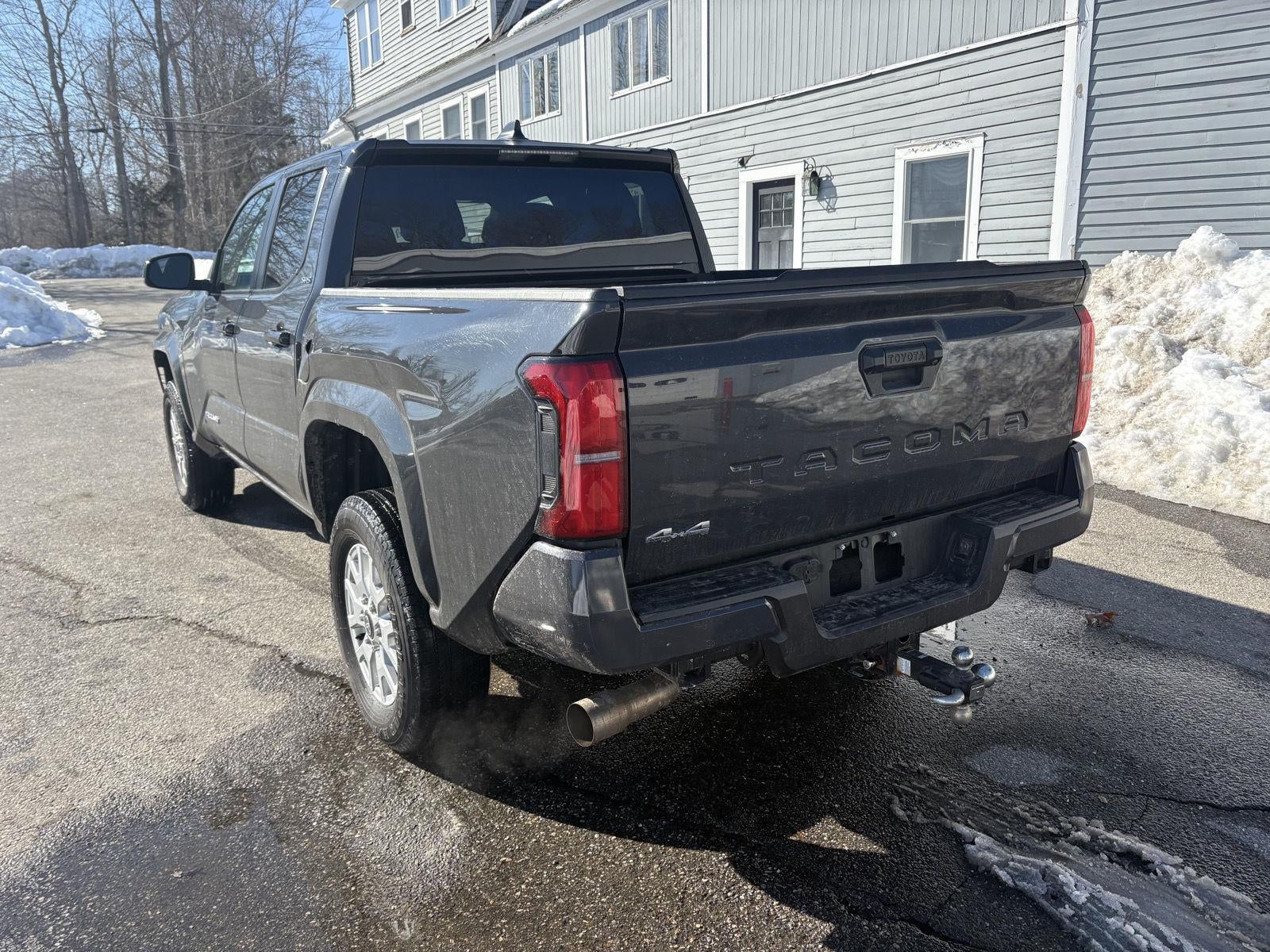2024 Toyota TACOMA DOUBLE C SR5