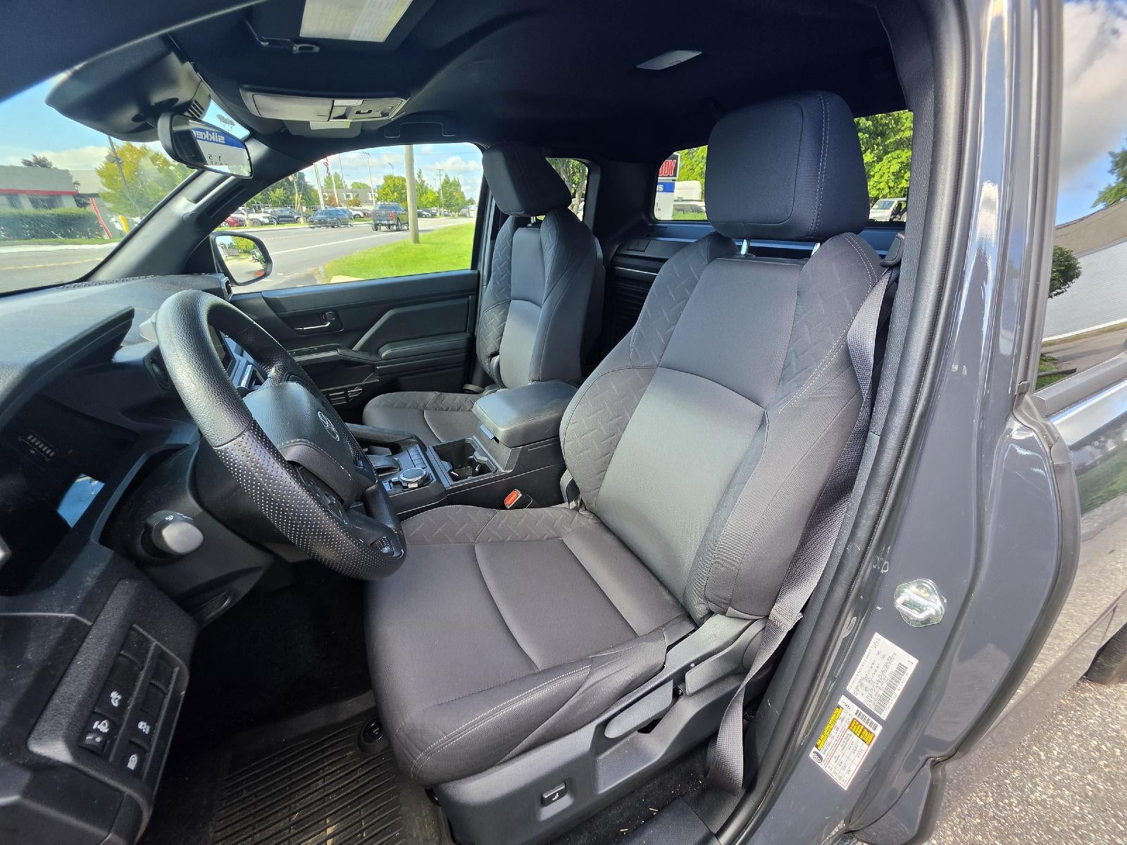 2025 Toyota Tacoma Xtracab/ SR