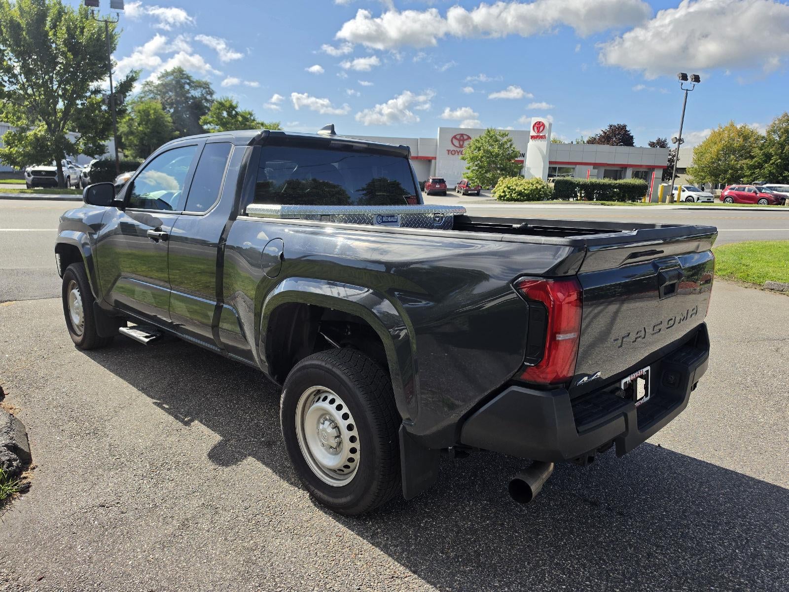 2025 Toyota Tacoma Xtracab/ SR