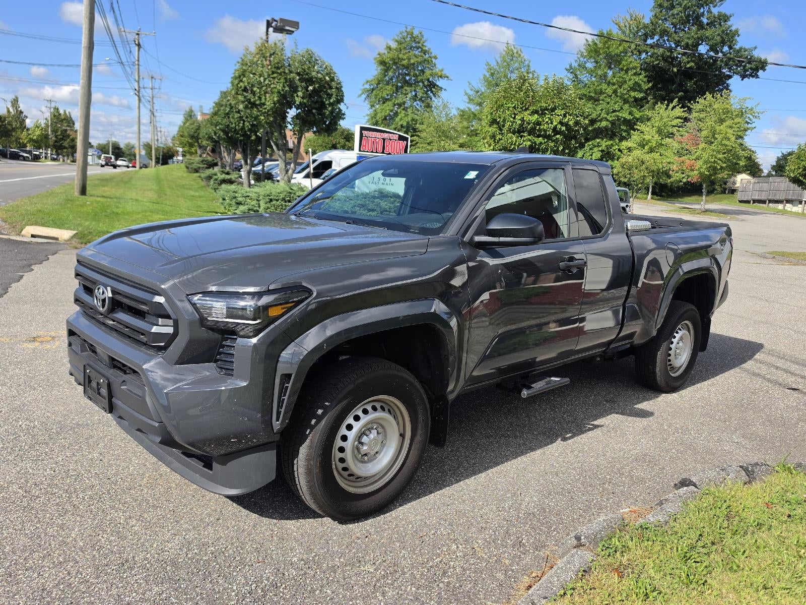 2025 Toyota Tacoma Xtracab/ SR