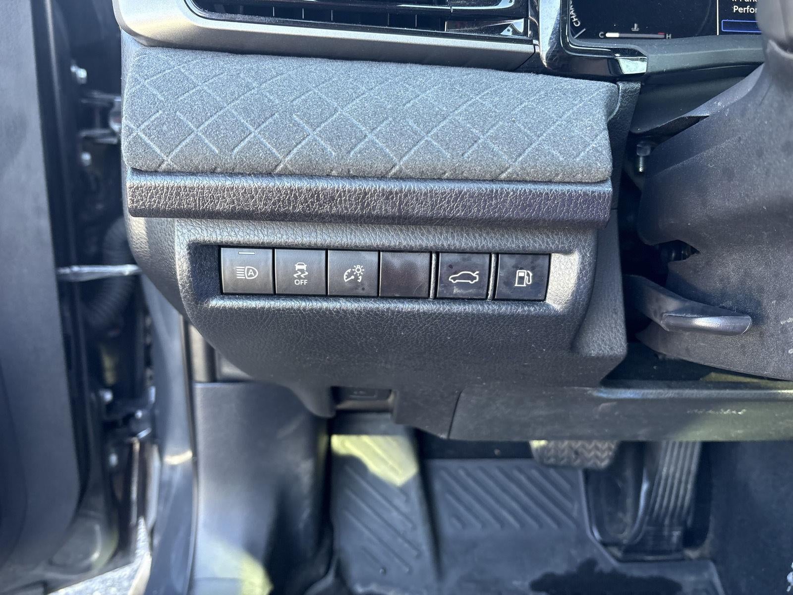 2025 Toyota CAMRY XSE/XLE/L Base