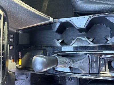 2025 Toyota CAMRY XSE/XLE/L Base