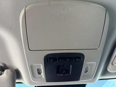 2025 Toyota CAMRY XSE/XLE/L Base