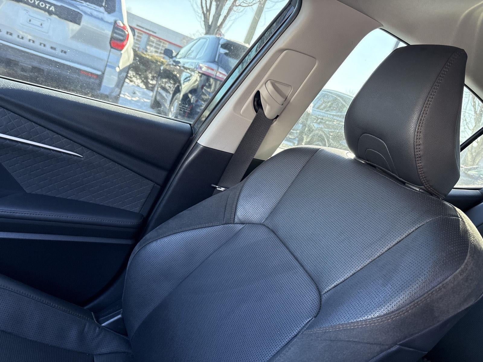 2025 Toyota CAMRY XSE/XLE/L Base