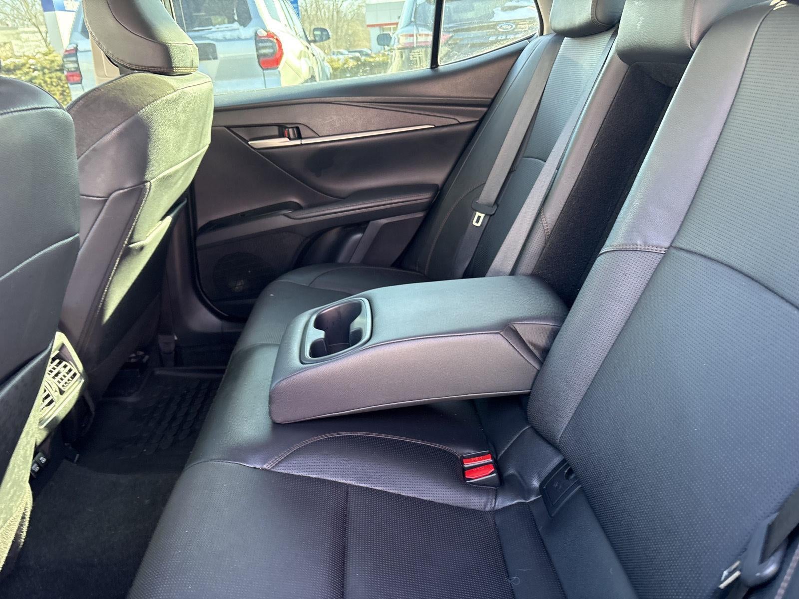 2025 Toyota CAMRY XSE/XLE/L Base