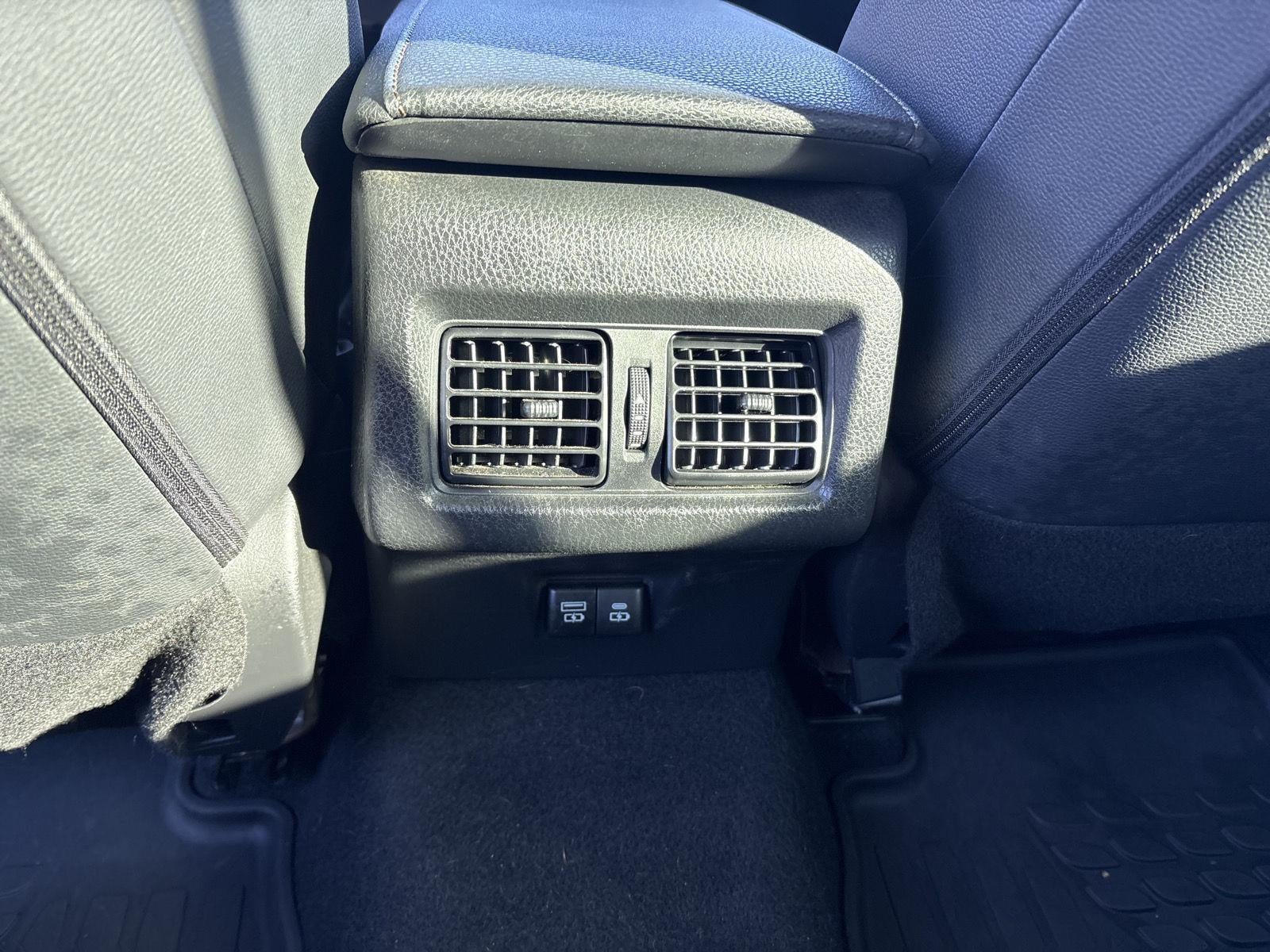 2025 Toyota CAMRY XSE/XLE/L Base