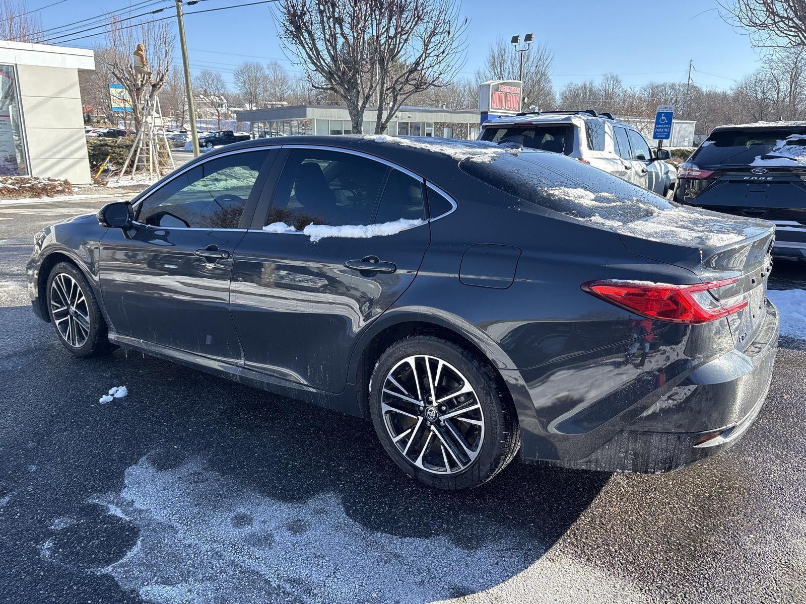 2025 Toyota CAMRY XSE/XLE/L Base