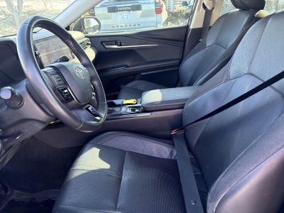 2025 Toyota CAMRY XSE/XLE/L Base