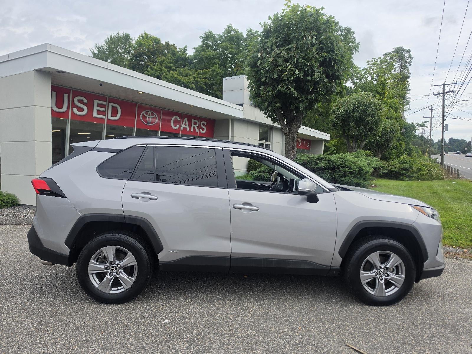 2023 Toyota Rav4 Hybrid LE