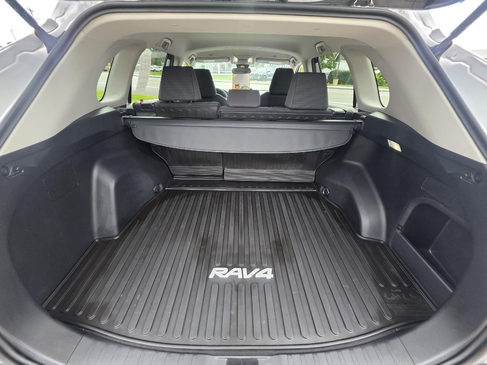 2023 Toyota Rav4 Hybrid LE