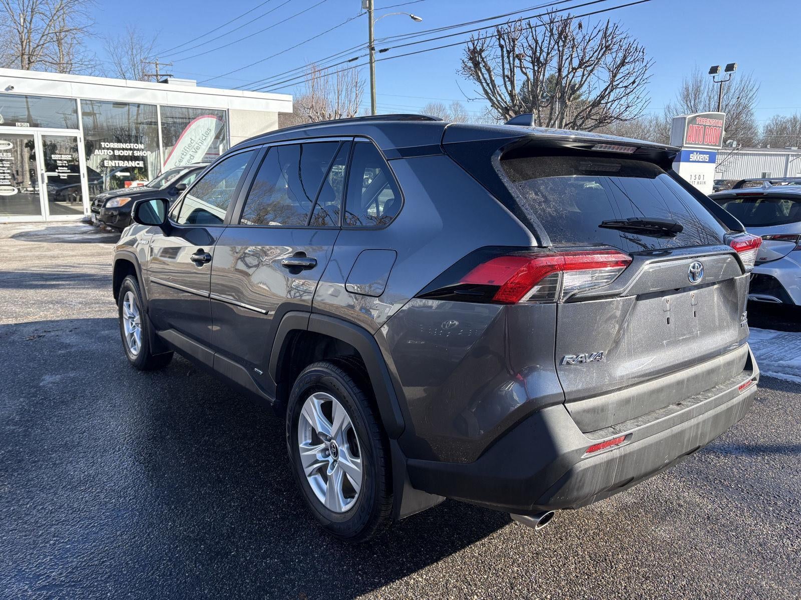 2021 Toyota RAV4 Hybrid XLE