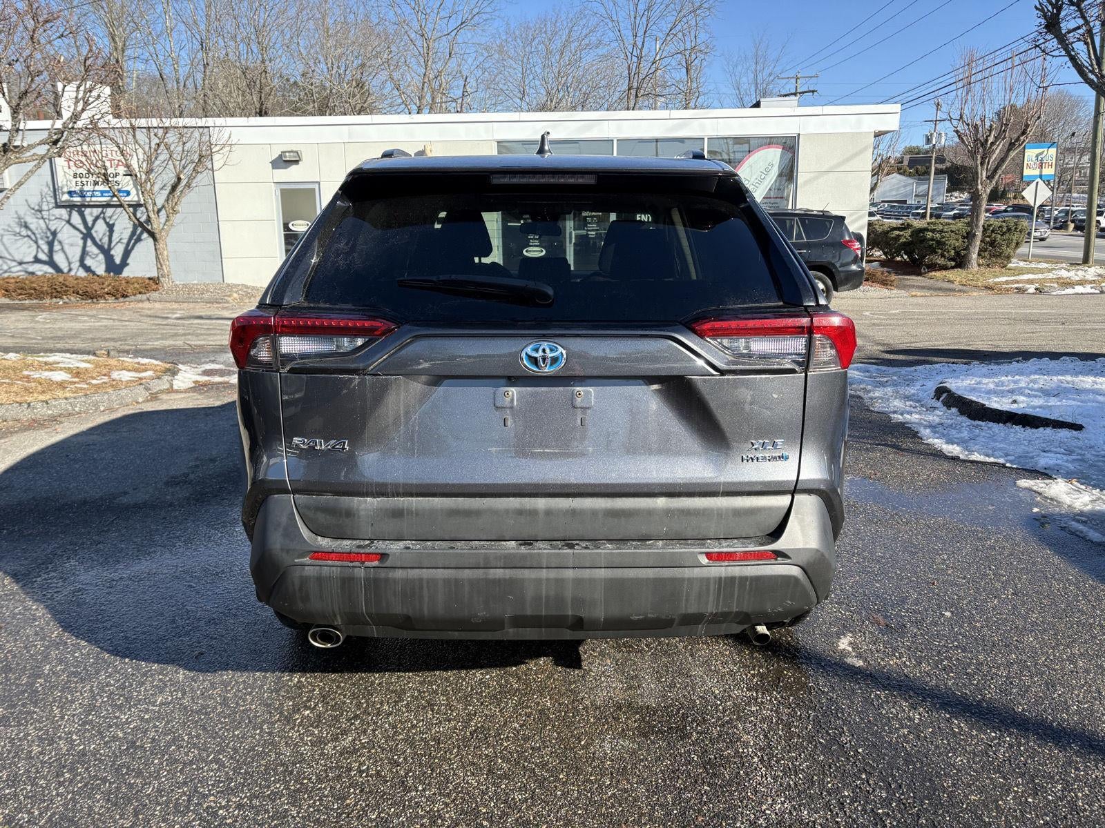 2021 Toyota RAV4 Hybrid XLE