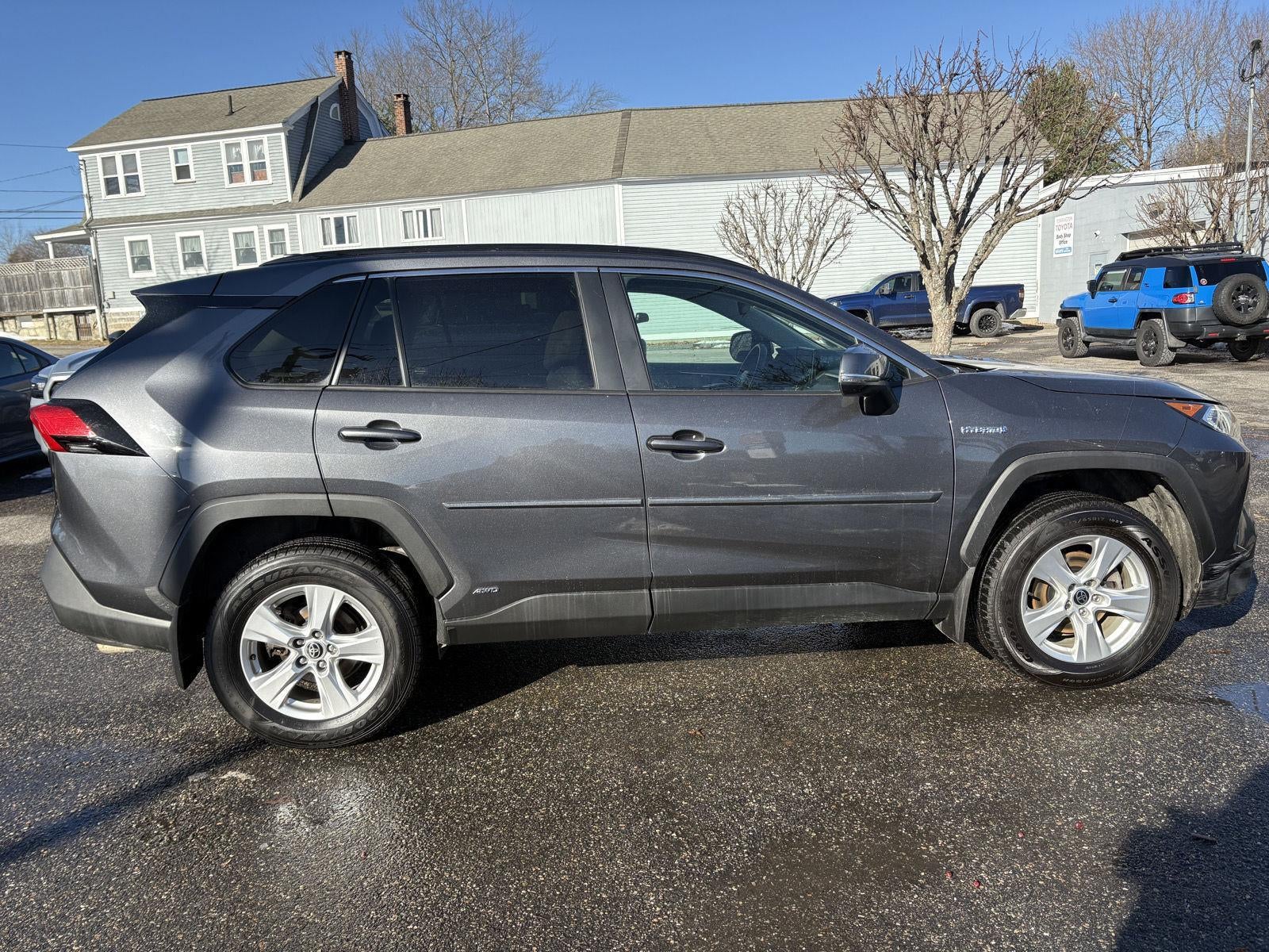 2021 Toyota RAV4 Hybrid XLE