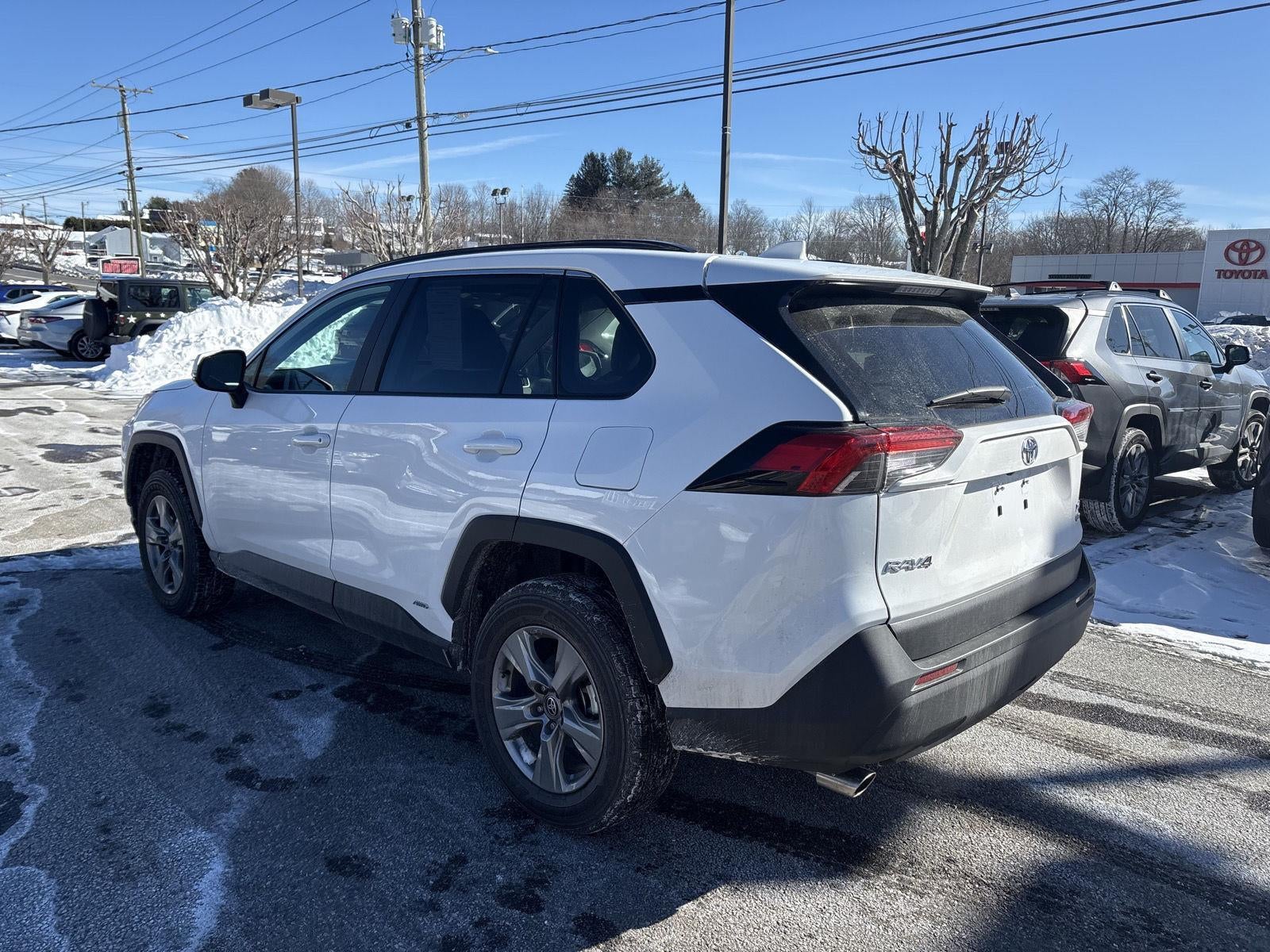 2025 Toyota RAV4 Hybrid XLE