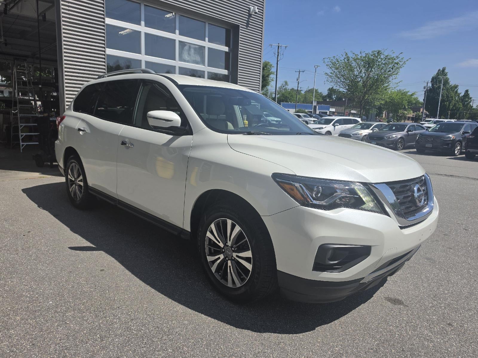 2019 Nissan Pathfinder SL