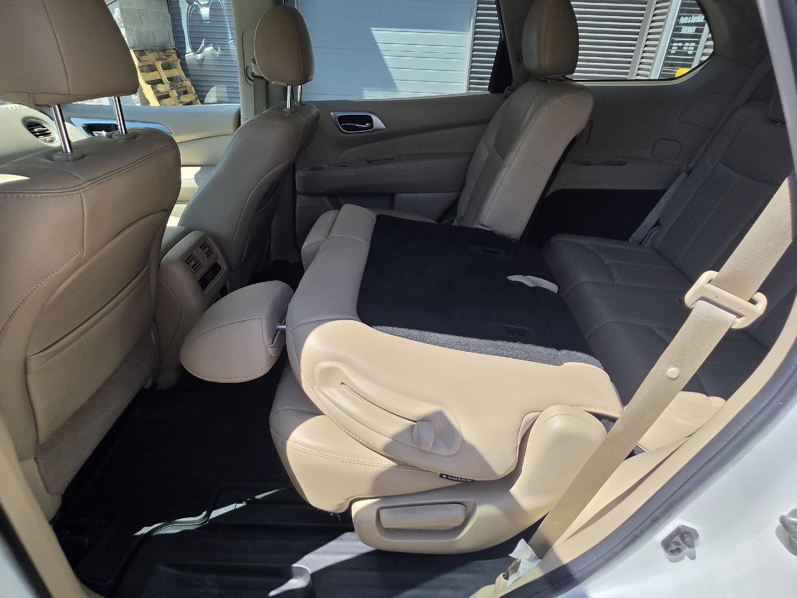 2019 Nissan Pathfinder SL
