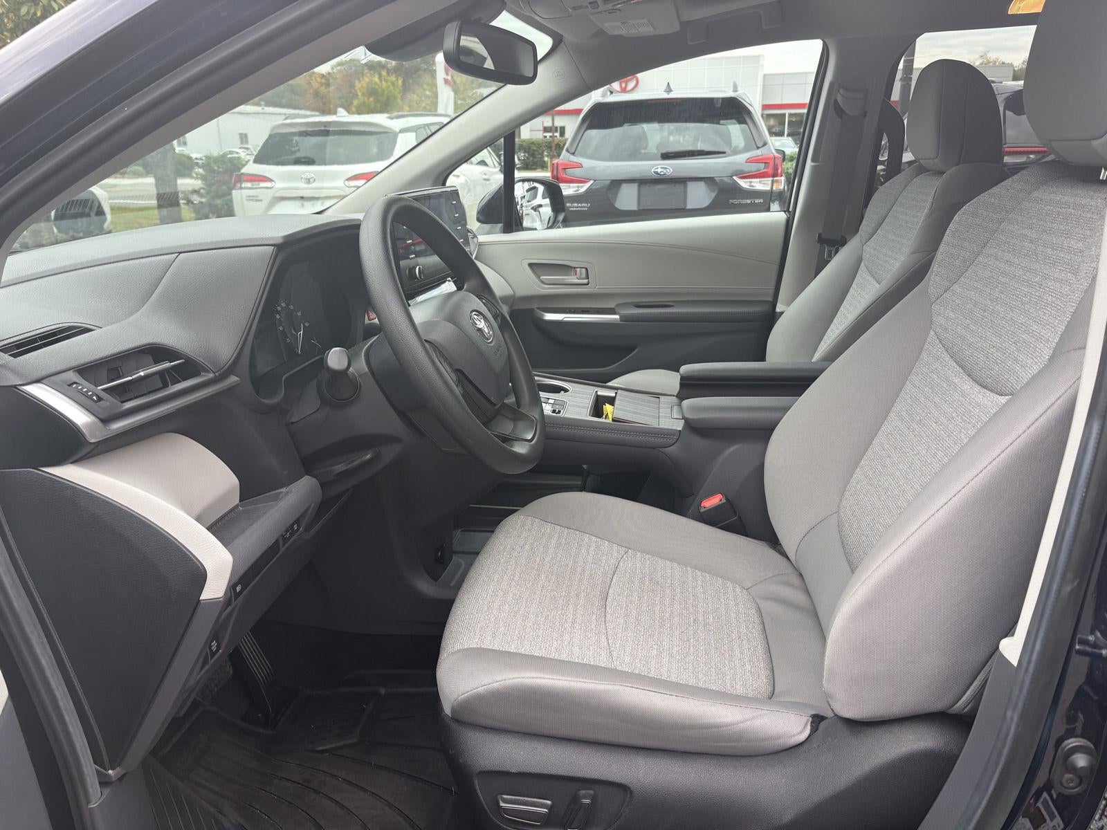2024 Toyota Sienna LE