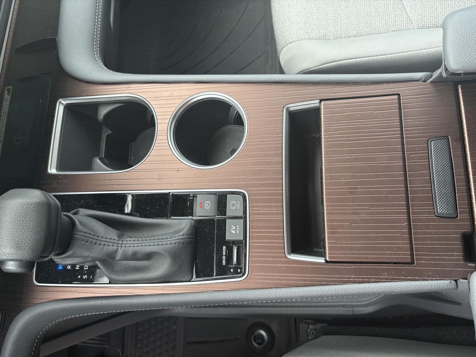 2024 Toyota Sienna LE