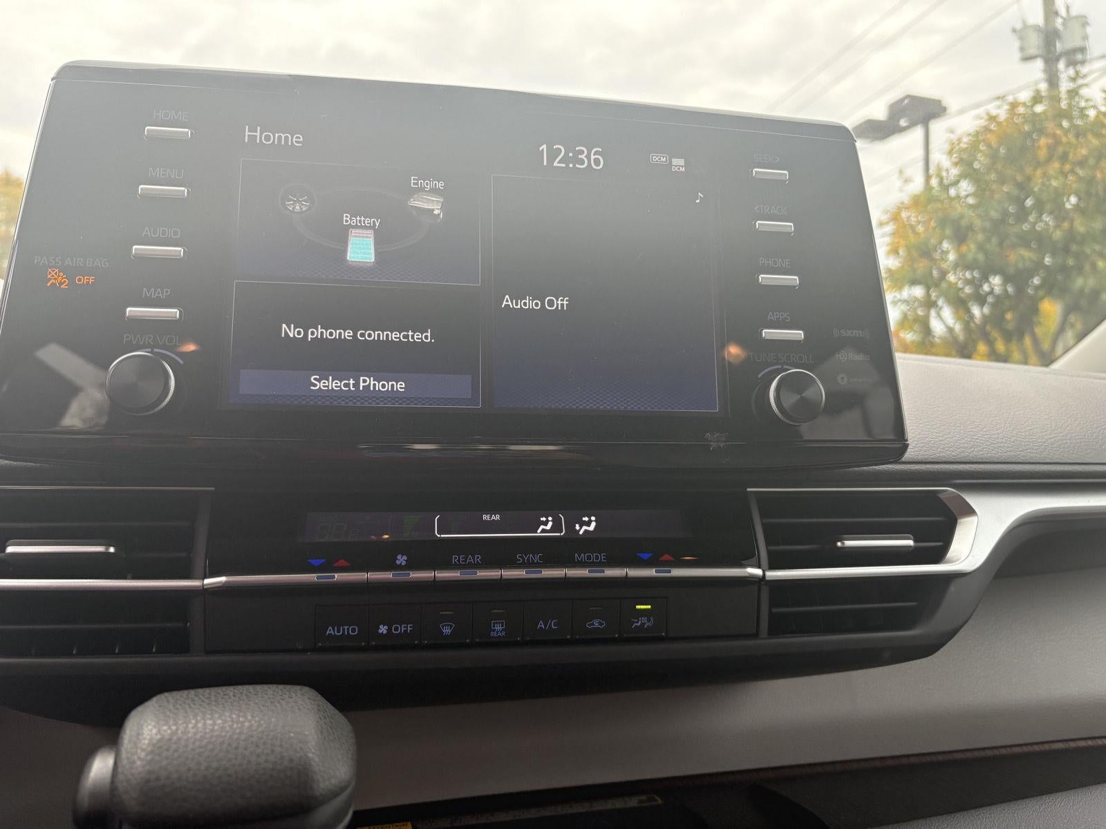 2024 Toyota Sienna LE