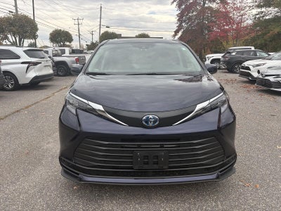 2024 Toyota Sienna LE