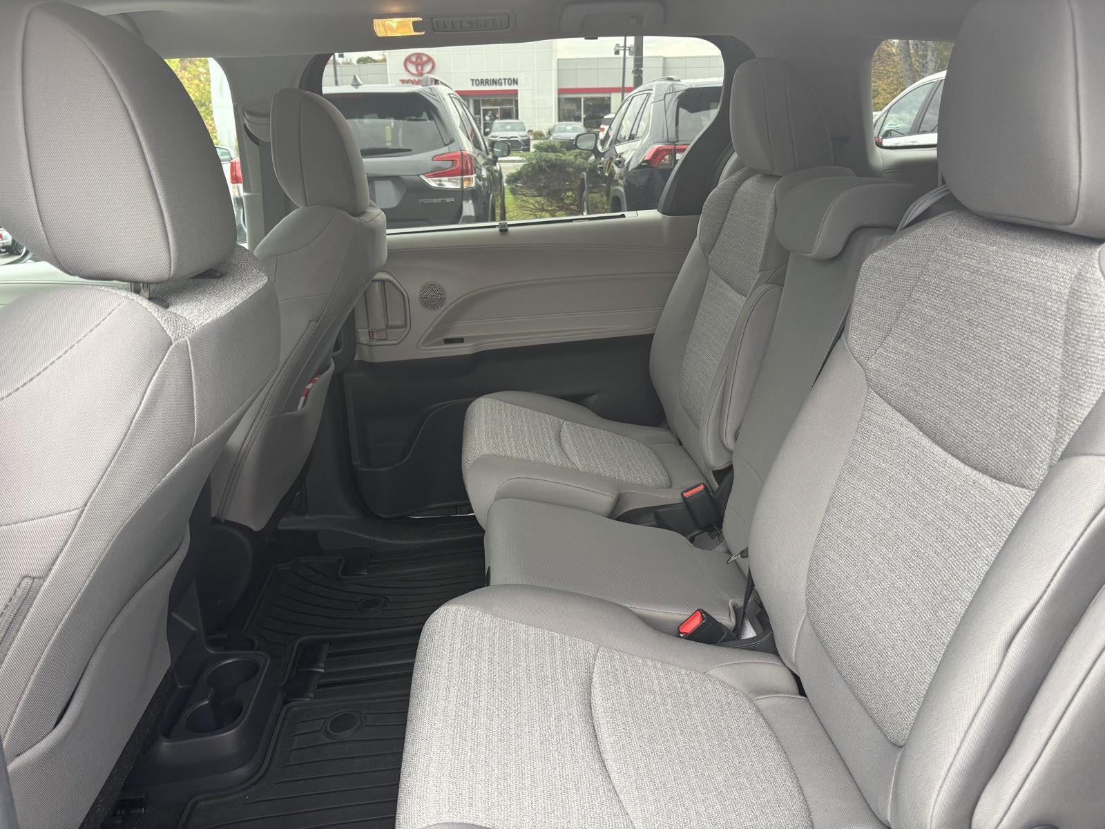 2024 Toyota Sienna LE