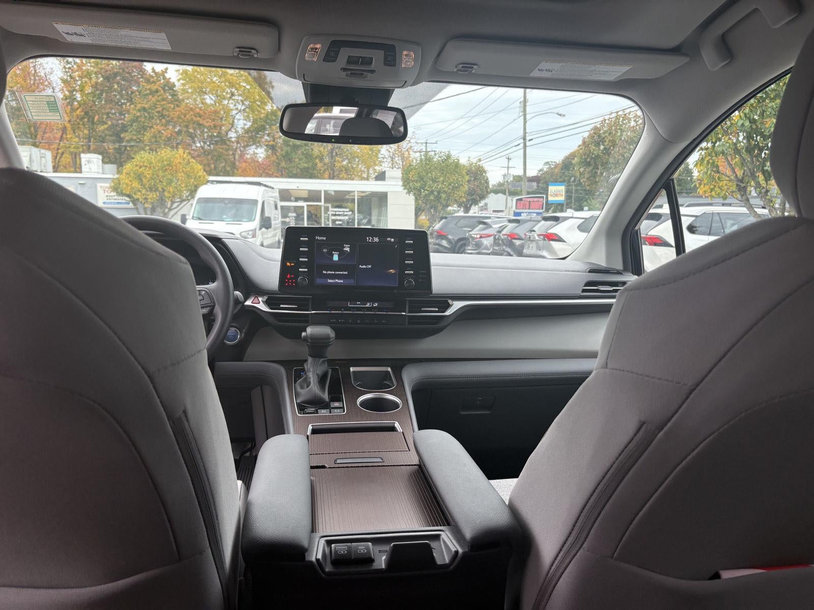2024 Toyota Sienna LE